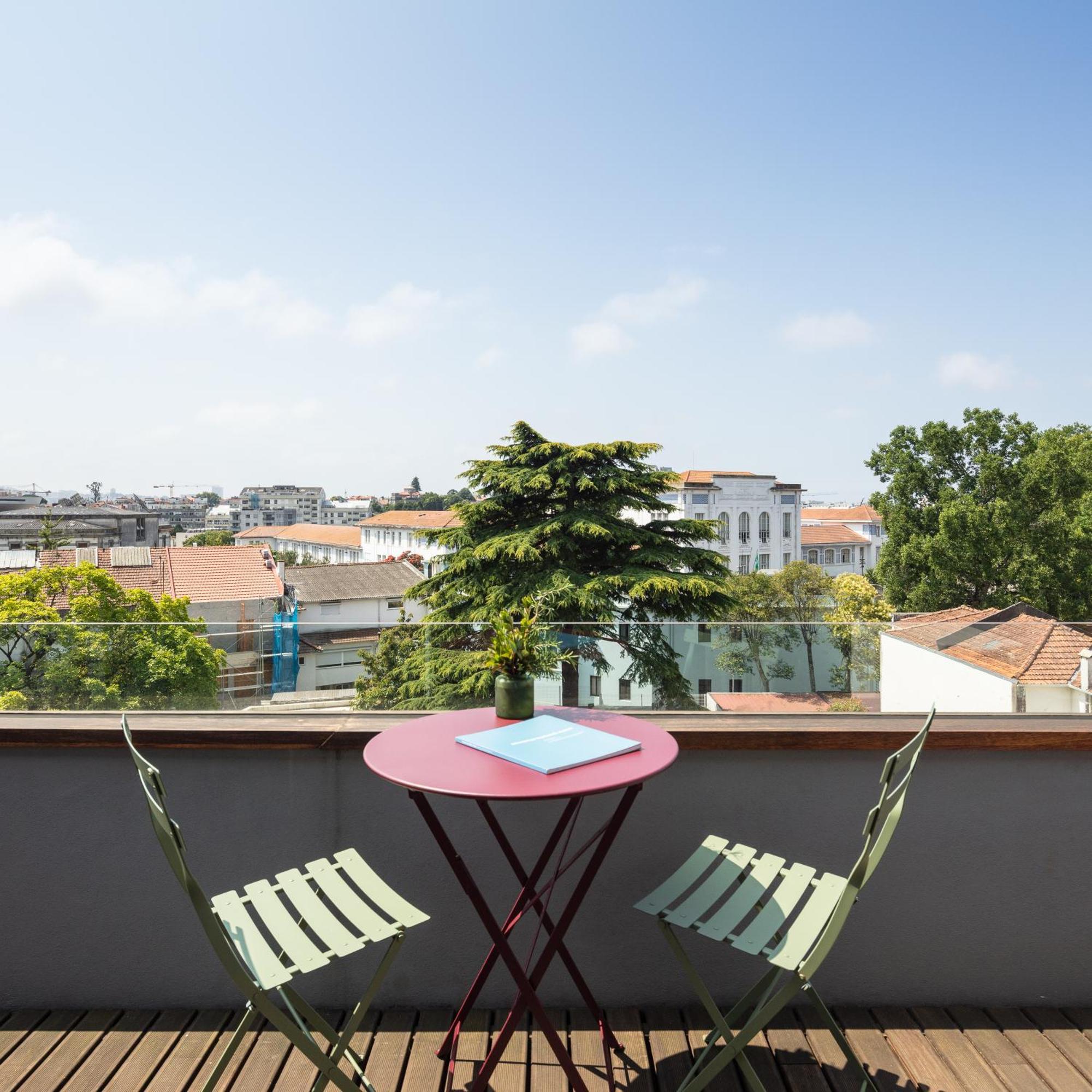 Baumhaus Serviced Living - Art & Design Apartments Porto Luaran gambar