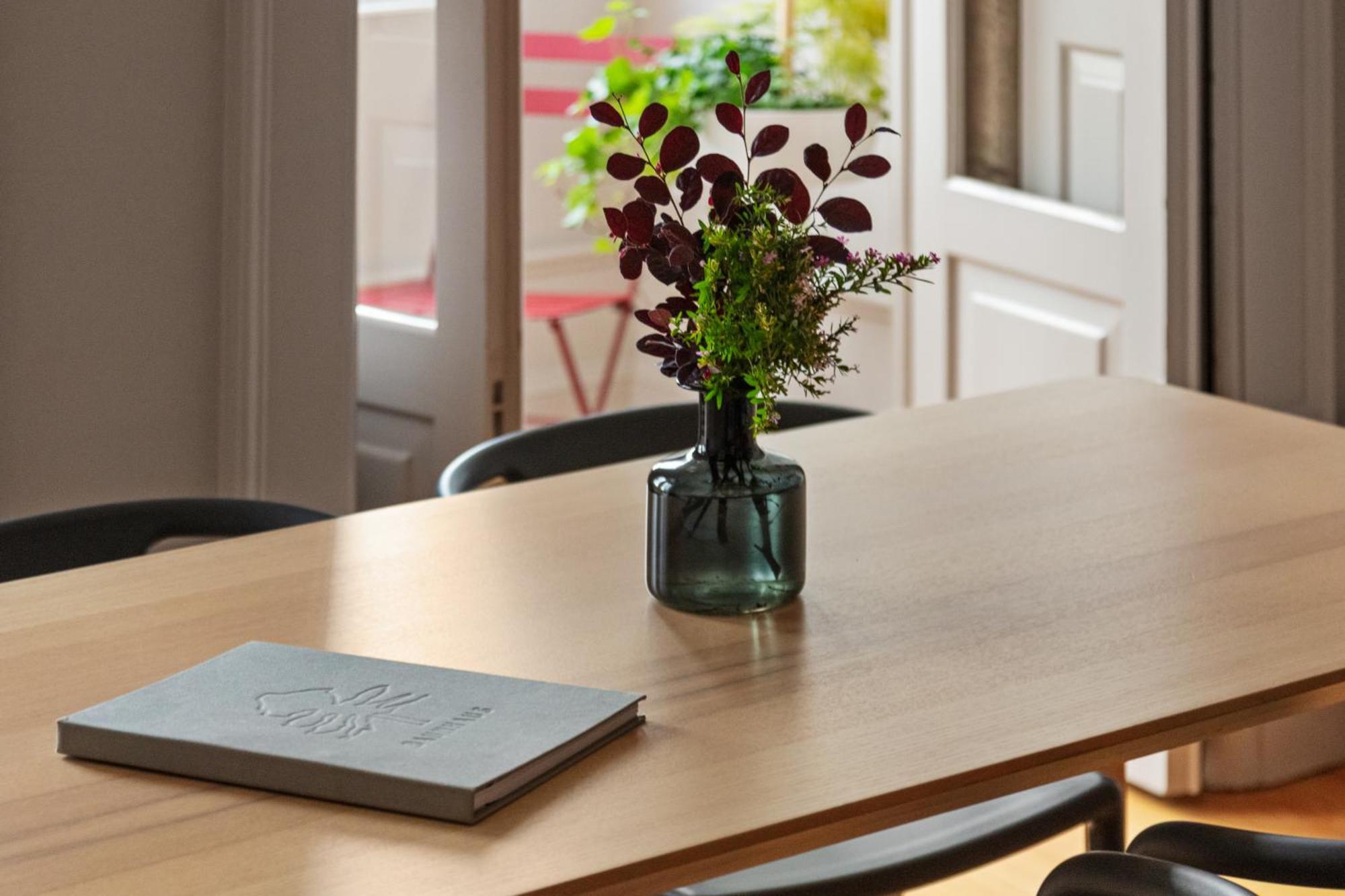 Baumhaus Serviced Living - Art & Design Apartments Porto Luaran gambar